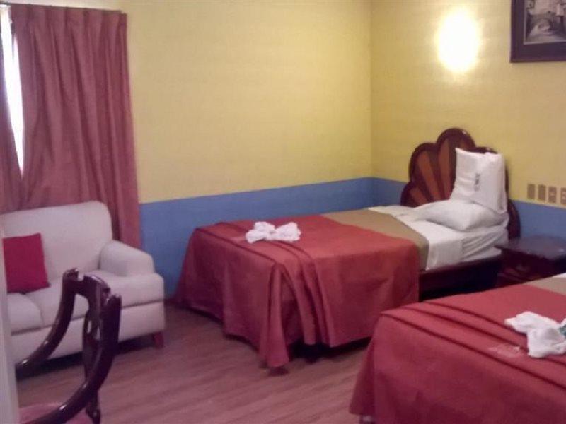 Hotel Real Tlaxcala Extérieur photo